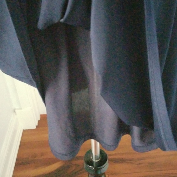 Tobi Low cut dress - Picture 6 of 7